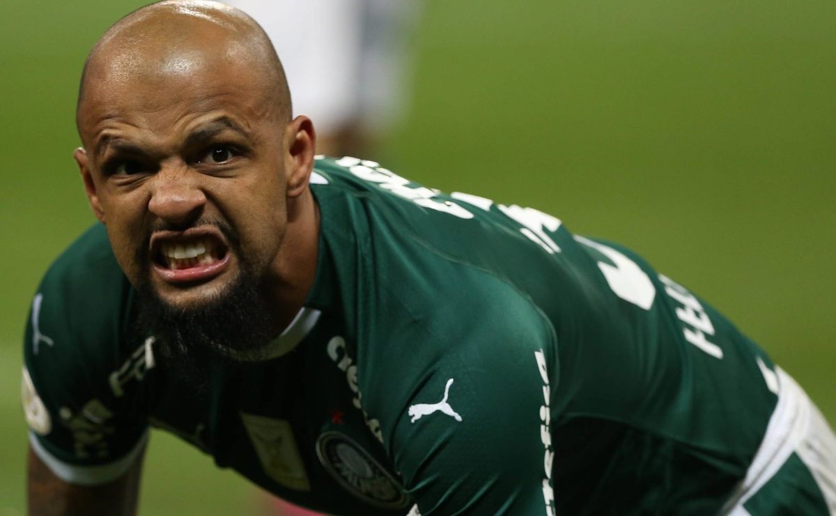 Felipe Melo decide comprar SAF de clube carioca e notícia chega ao Palmeiras