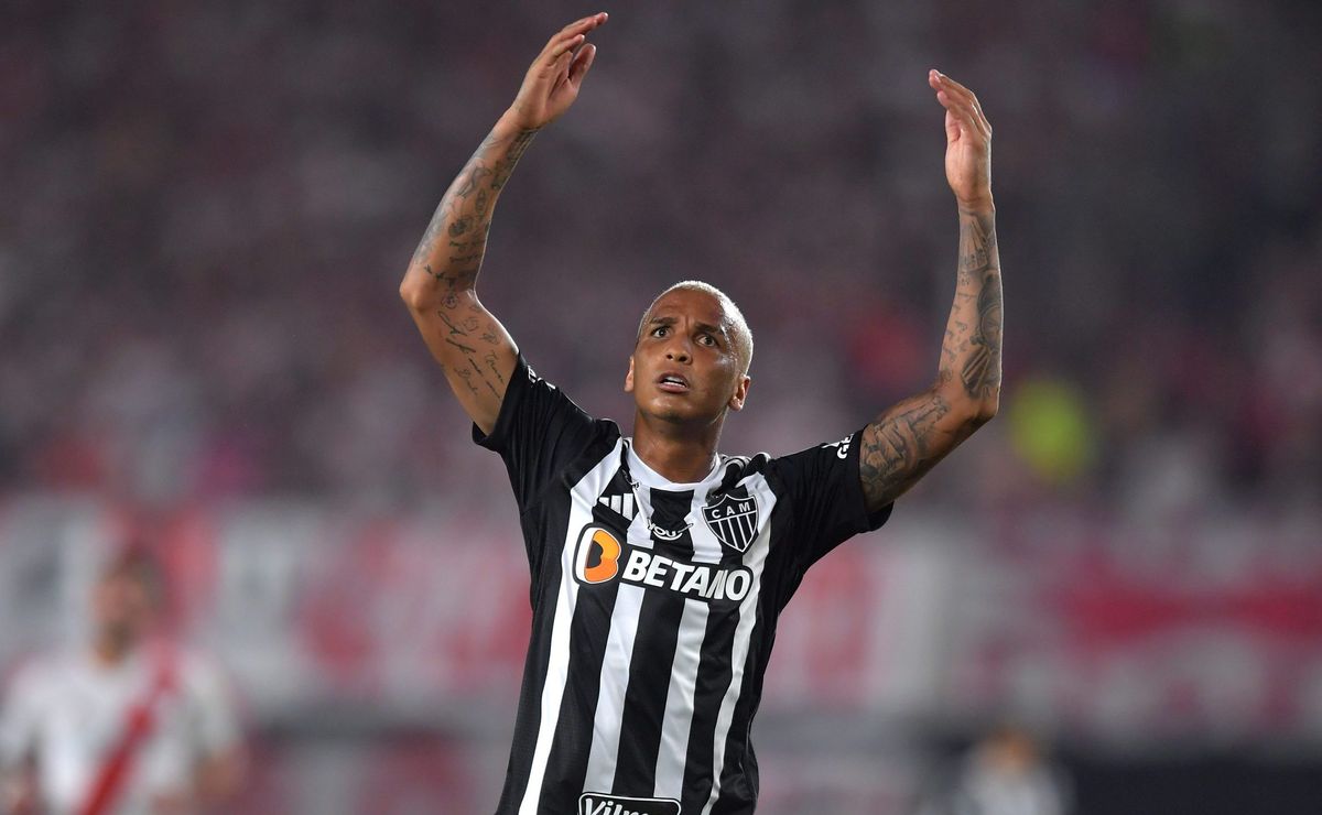 Deyverson provoca torcida rival durante River Plate x Atlético-MG