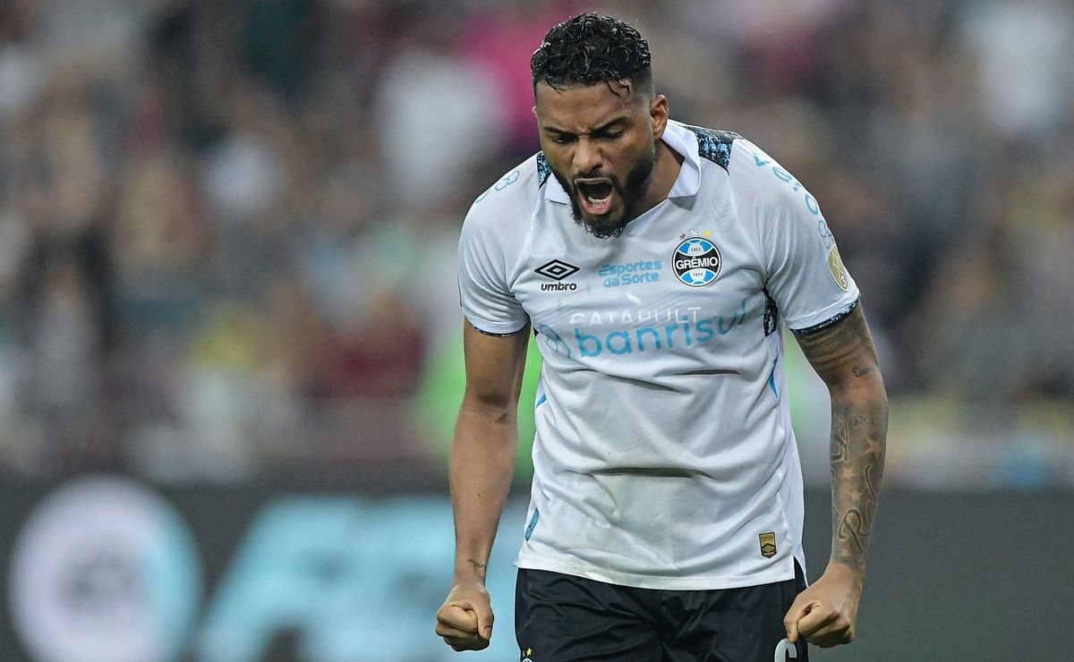 Reinaldo tem saída praticamente decretada no Grêmio e destino pode ser a MLS