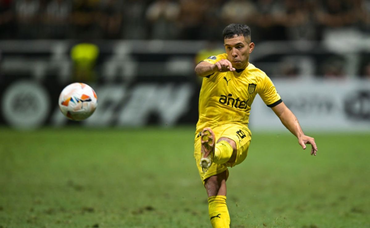 Grêmio pode retomar negociações e fechar com Léo Fernandez, do Peñarol