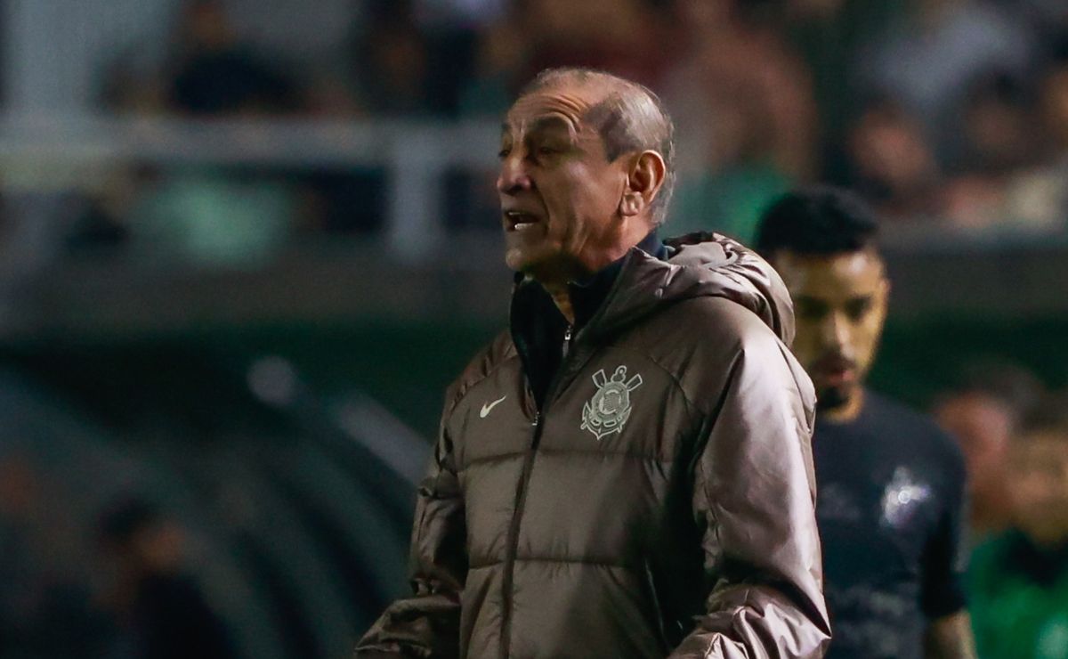 Ramón Díaz decide quem será o parceiro de Yuri Alberto contra o Racing e deixa Talles Magno no banco