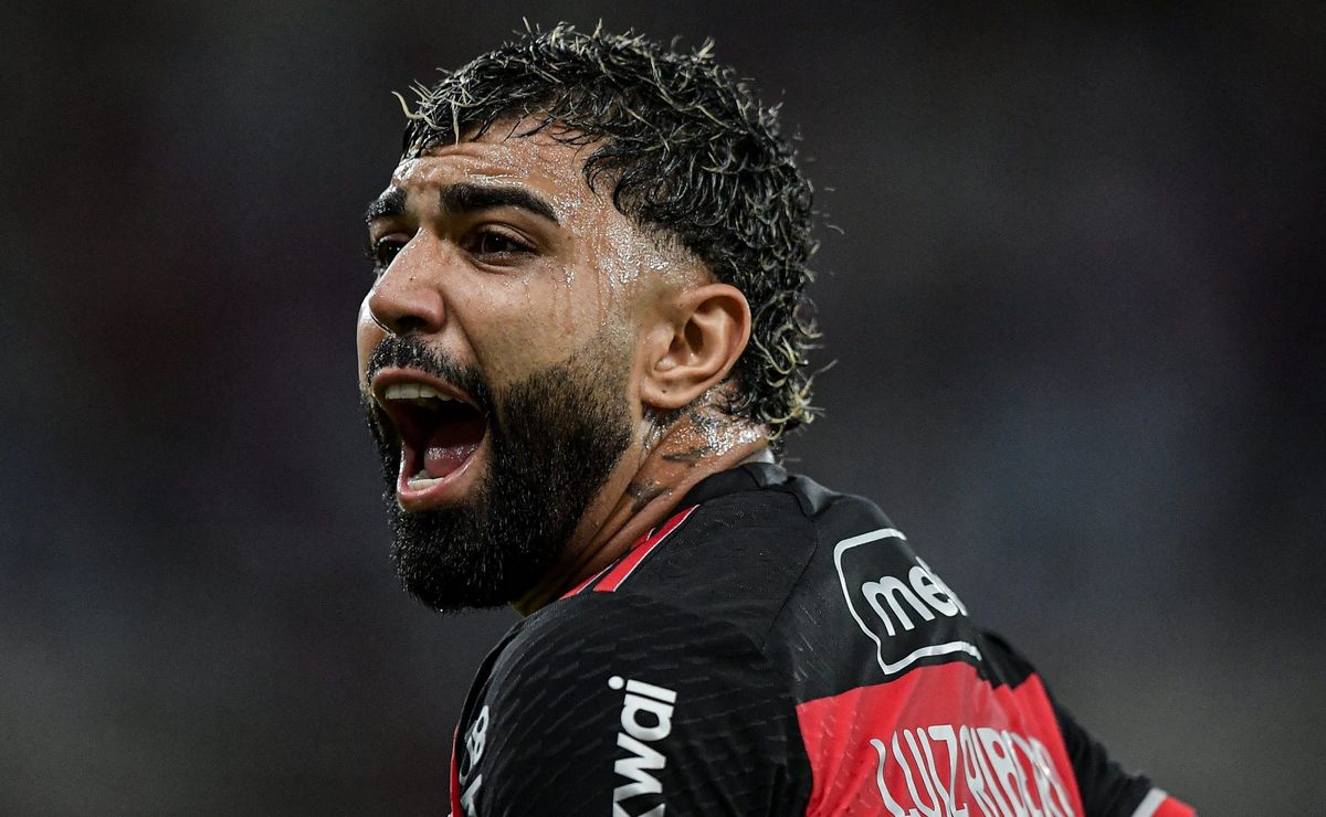 Gabigol é comunicado por Filipe Luís sobre mudança no Flamengo após atuações de Plata e Bruno Henrique