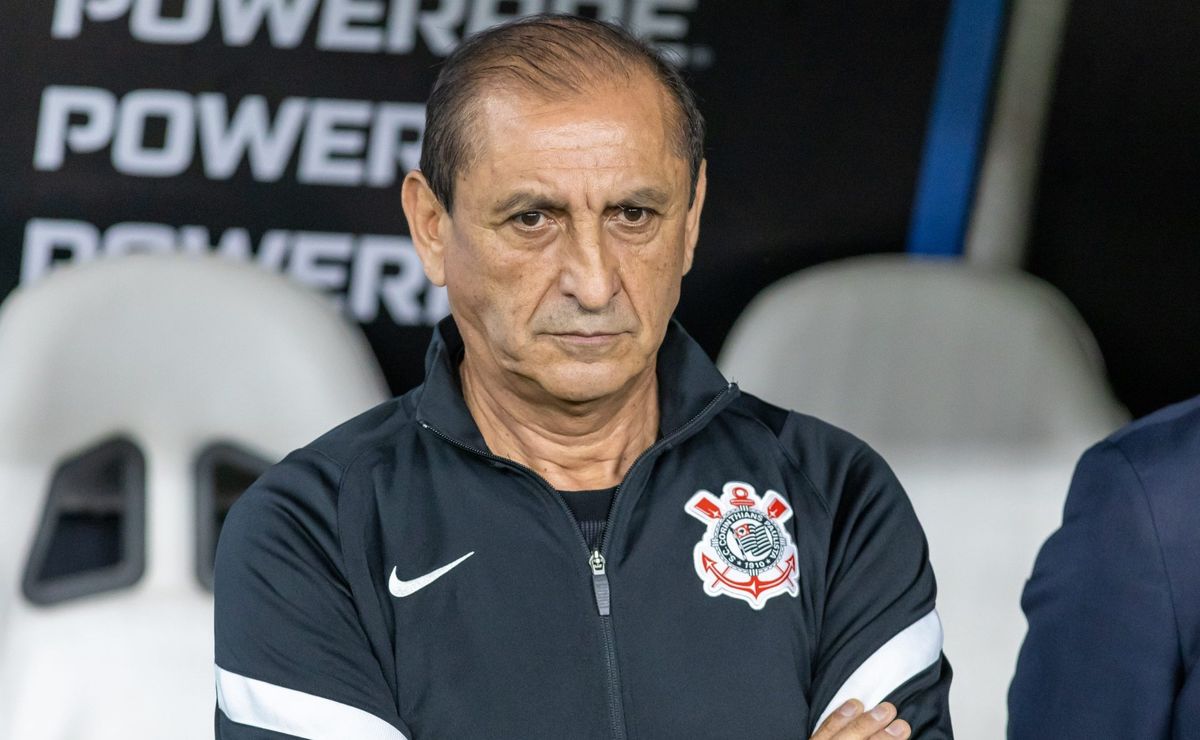 Ramón Díaz desabafa sobre erros em Racing X Corinthians e manda recado para diretoria: “Clube precisa...”
