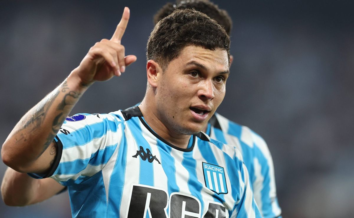 Juan Quintero aceita assinar com Santos e único pedido é revelado para contratação acontecer