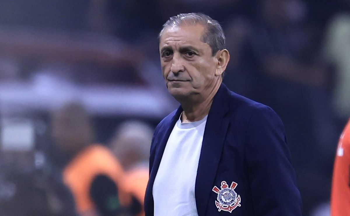 Palmeiras pode gerar influência em demissão imediata e oficial de Ramón Díaz no Corinthians