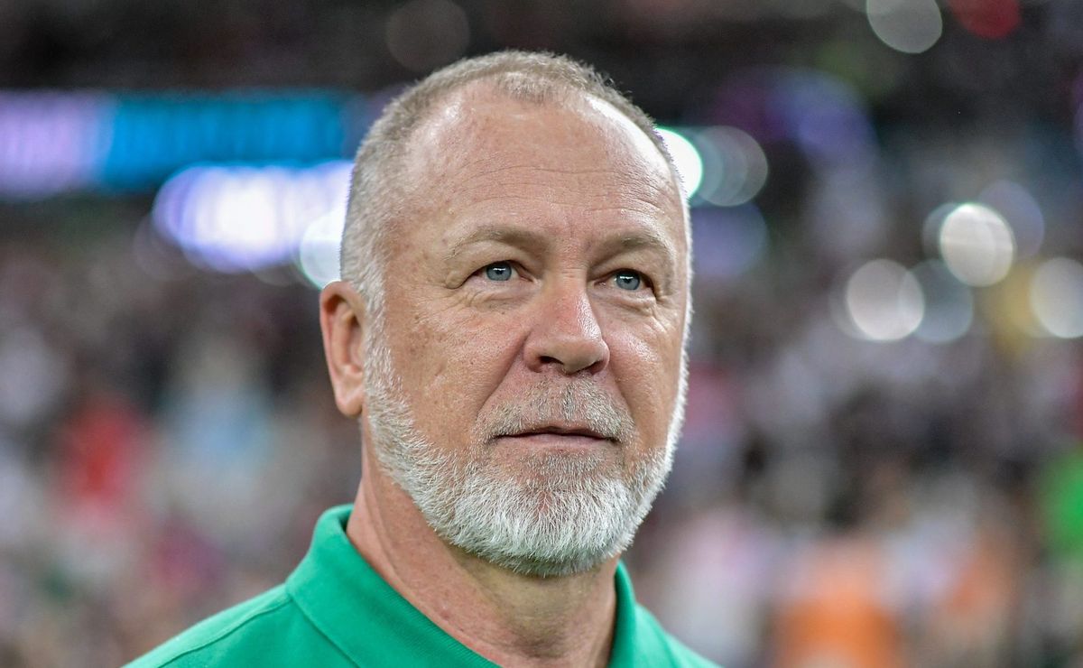 Mano Menezes analisa arbitragem em Fluminense x Grêmio pelo Brasileirão: “Não tem erro grave”
