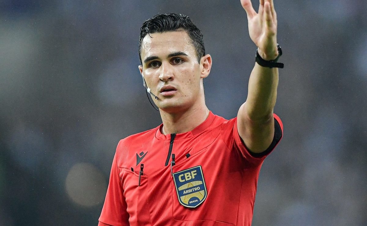 Matheus Delgado Candançan se posiciona oficialmente após Fluminense X Grêmio e revela que recebeu ofensas: “Ladrão”