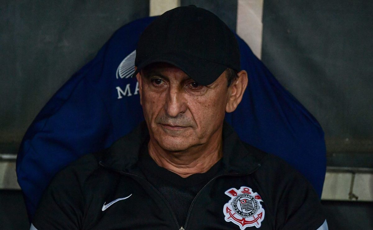 Ramón Díaz não agrada quase ninguém no Corinthians e demissão não aconteceu por apenas 1 motivo