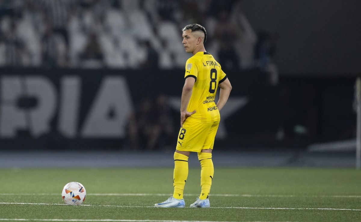 Léo Fernández contratado pelo Grêmio para janeiro ganha força e até envolve troca de jogadores