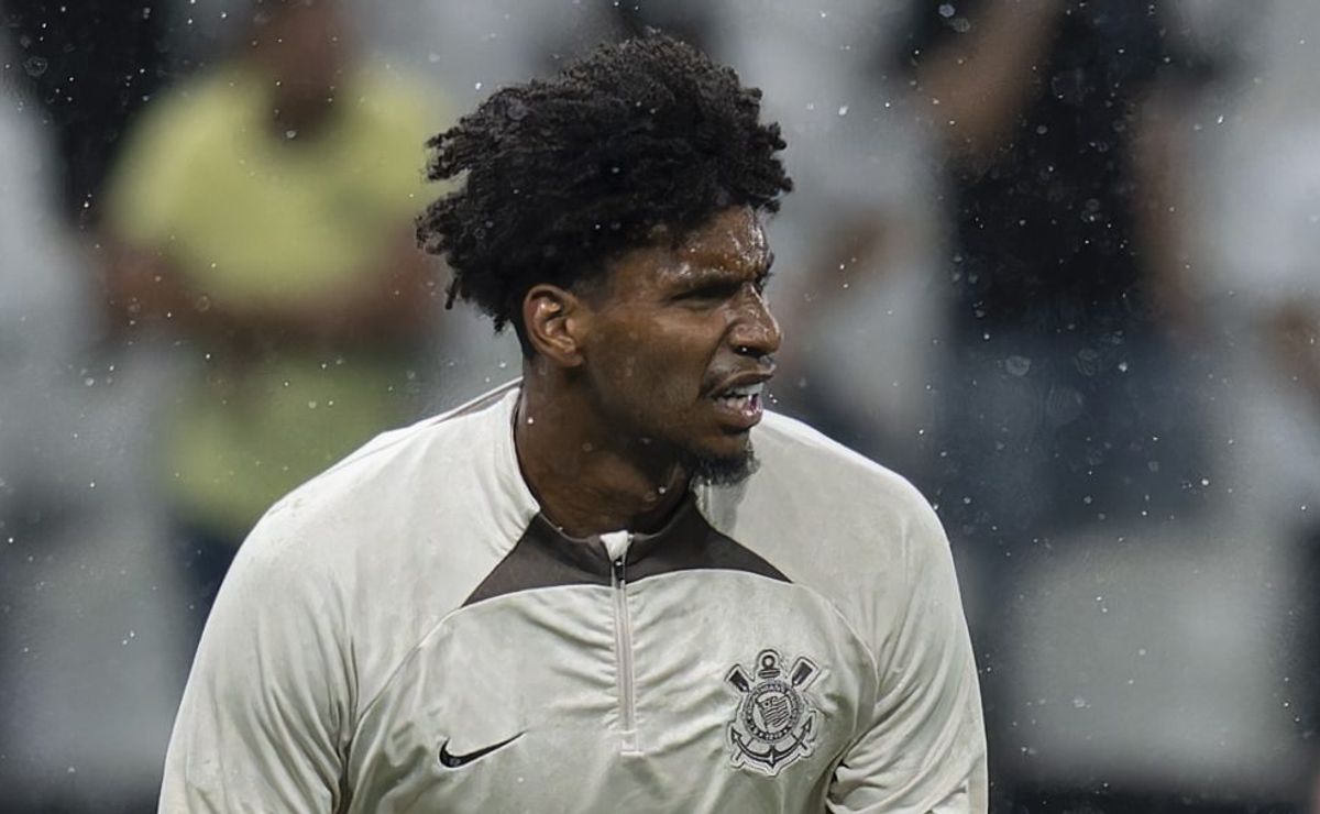 Corinthians muda de estratégia e estipula prazo máximo para comprar Hugo Souza de forma definitiva; City está de olho