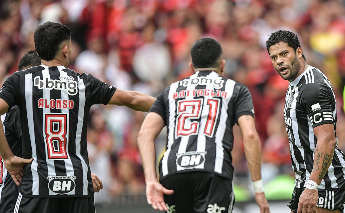 Discussão entre Hulk e Battaglia, em Flamengo x Atlético-MG, tem detalhes revelados