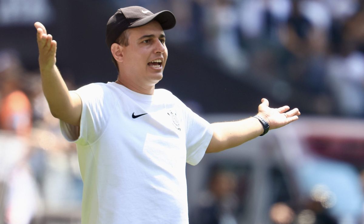 Yasmin do Corinthians deixa o campo com dores no Paulistão e preocupa técnico Lucas Piccinato