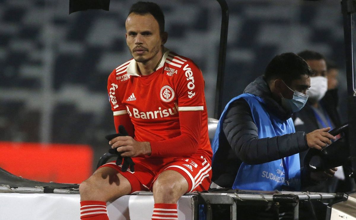 Internacional define futuro de Renê após quatro meses sem jogar e deve renovar até o fim de 2025