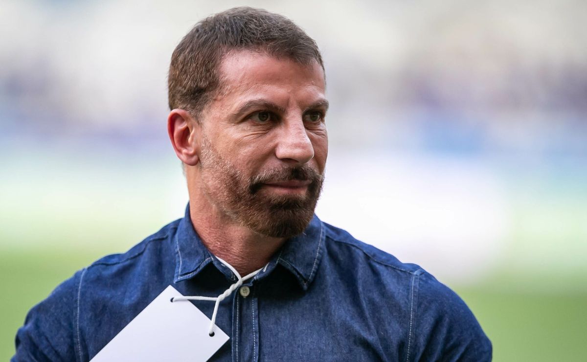 Pedrinho busca fechar negociação com Nike no Vasco, mas só para 2026