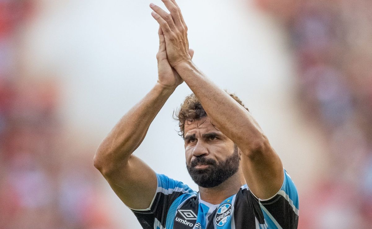 Grêmio libera Diego Costa e fecha 2 centroavantes oficialmente para começar 2025