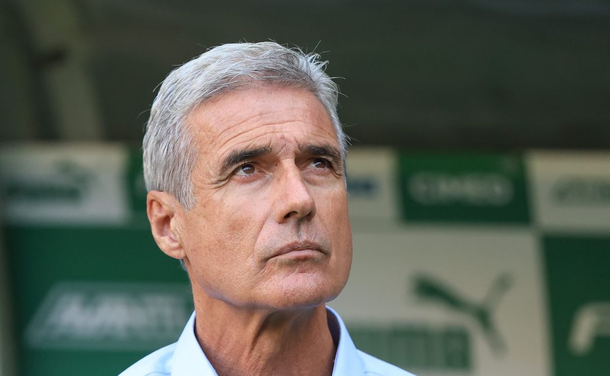 Luís Castro pede R$ 3 milhões de salário e Corinthians tenta reduzir pedida do técnico