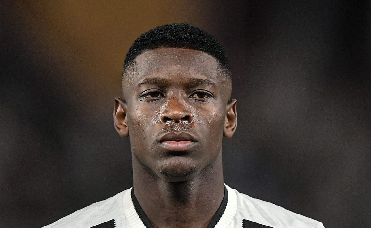 Luiz Henrique marca em Botafogo x Vasco e Estêvão vira assunto: “Jogador de jogo grande”