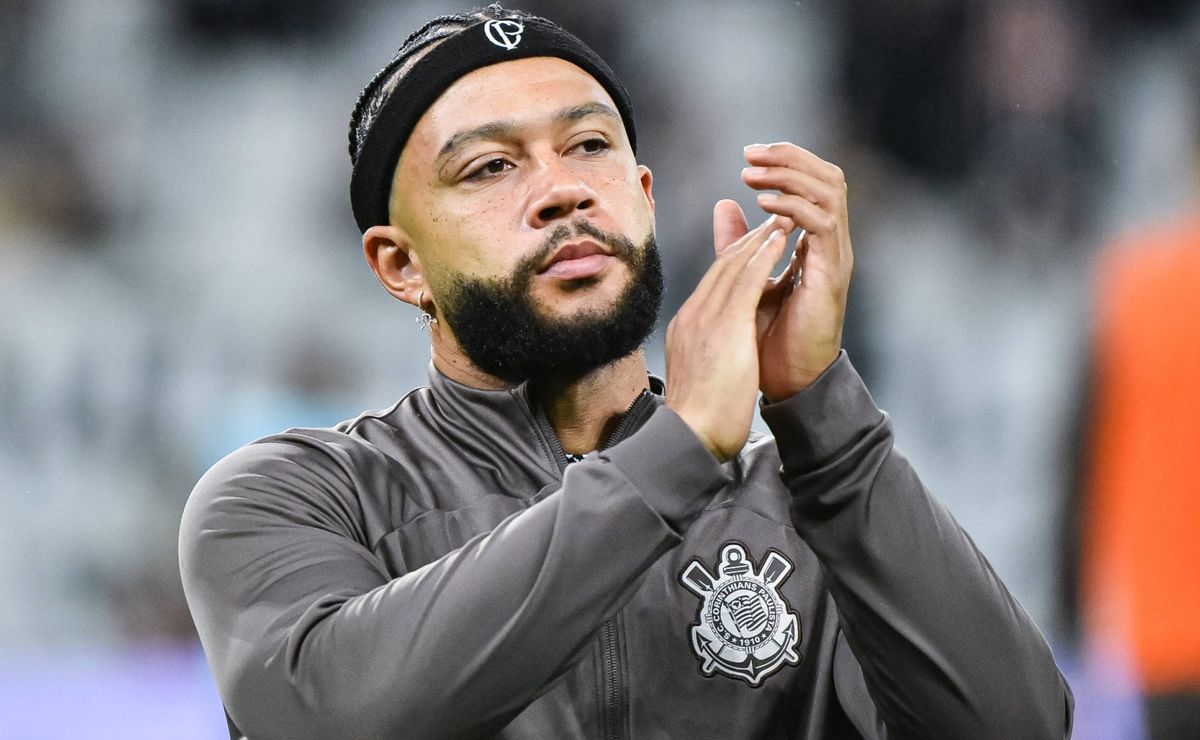 Corinthians quer repetir receita Memphis Depay e assinar maior contratação de 2025 com estratégia definida