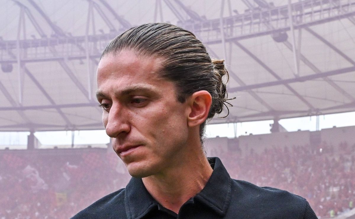 Santos ultrapassa Flamengo de Filipe Luís no mercado e avança por Gastón Martirena