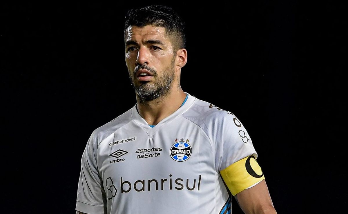 Grêmio perde mais de 20 mil sócios após saída de Luis Suárez