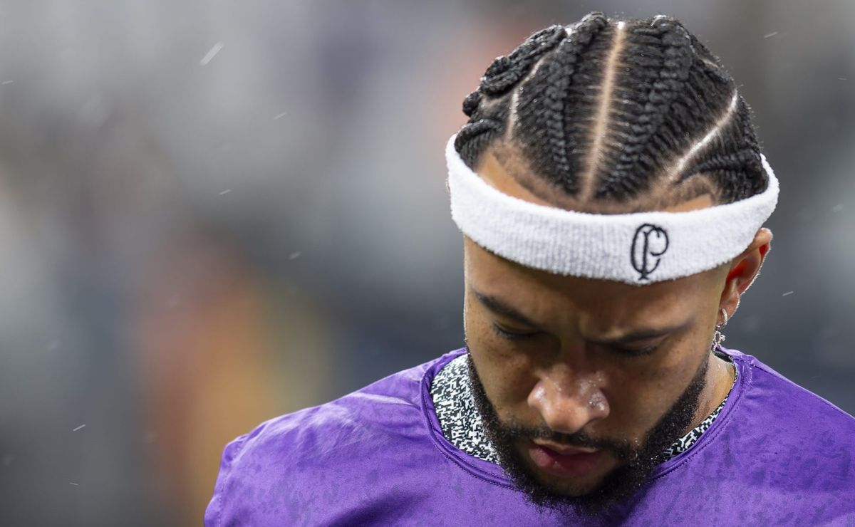 Memphis Depay faz Romero perder espaço no Corinthians e paraguaio ganha força para sair