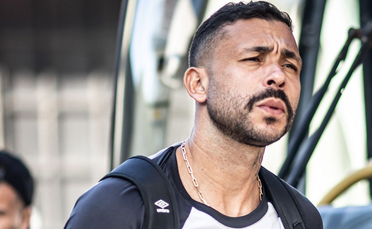 Santos antecipa volta de Vladimir e busca rescisão para economizar R$ 3 milhões