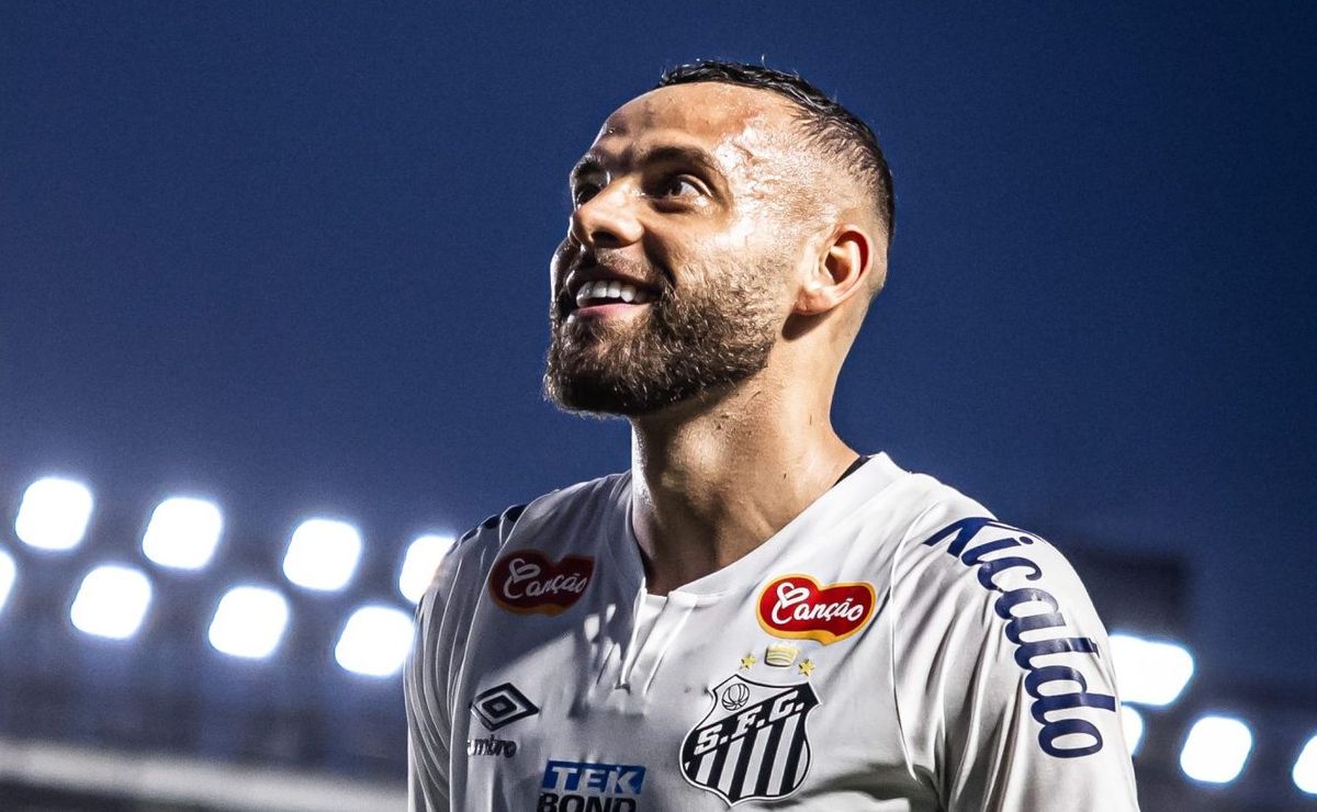 Guilherme pode terminar a Série B pelo Santos como artilheiro e líder de assistências