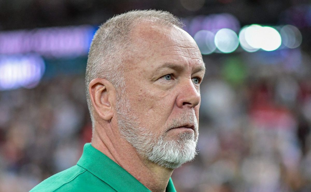 Mano Menezes prepara escalação especial no Fluminense para enfrentar o Internacional