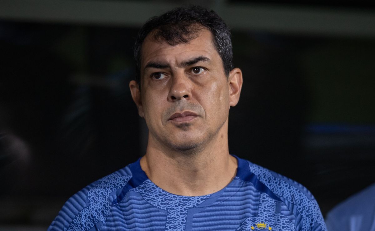 Santos recebe negativa de Caixinha e quer acerto com Renato Gaúcho para 2025