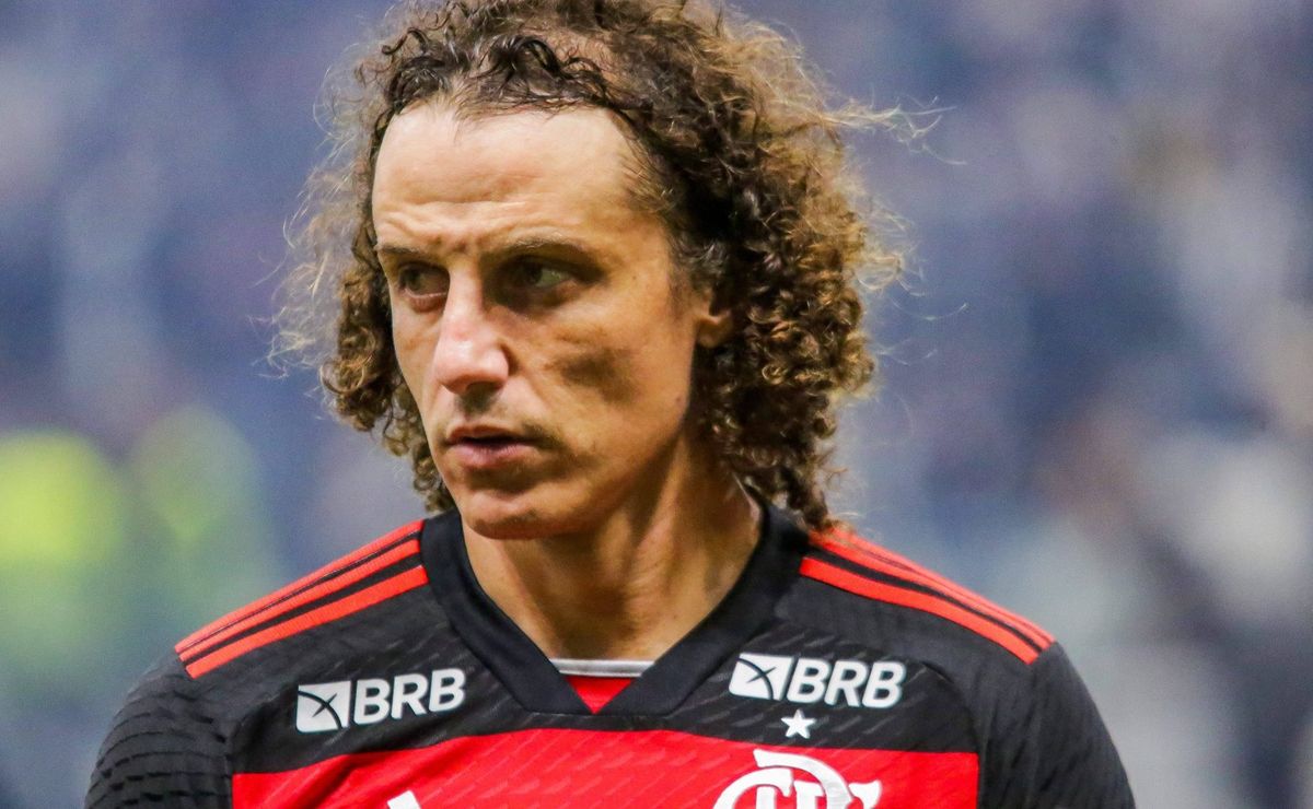 David Luiz elogia Milito e faz alerta sobre decisão contra o Atlético-MG: “Muito bom”