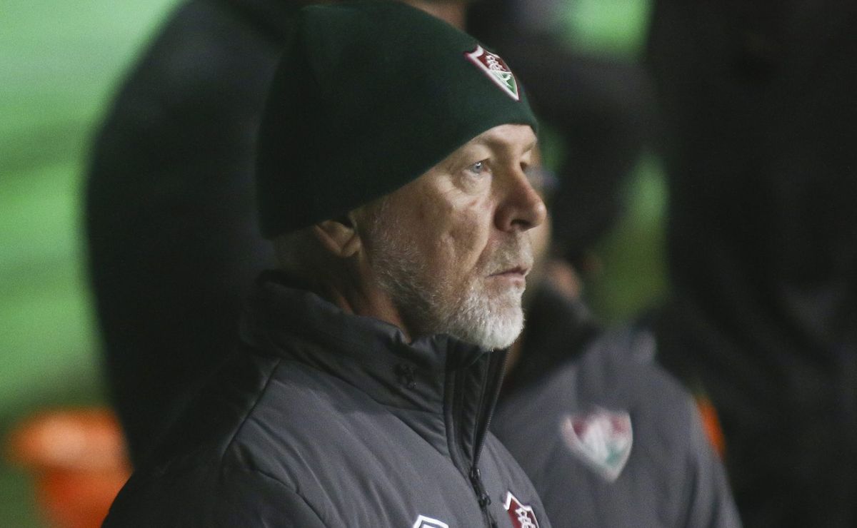 Demissão de Mano Menezes não é cogitada no Fluminense mesmo após derrota para o Internacional
