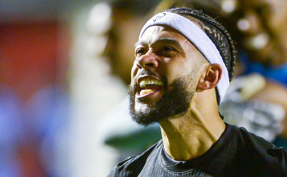 Corinthians vira contra o Vitória fora de casa e avança na tabela