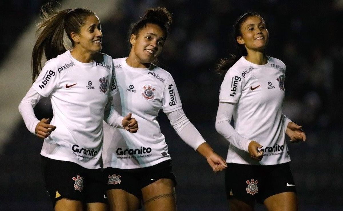 Isabela do Corinthians assina com clube mineiro e gera revolta da Fiel antes do clássico