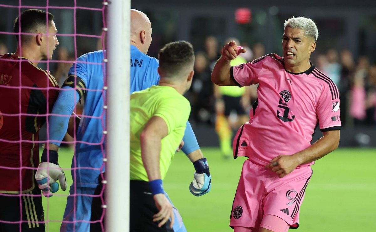 Ex-Grêmio, Luis Suárez toma atitude polêmica em lance envolvendo Messi na MLS