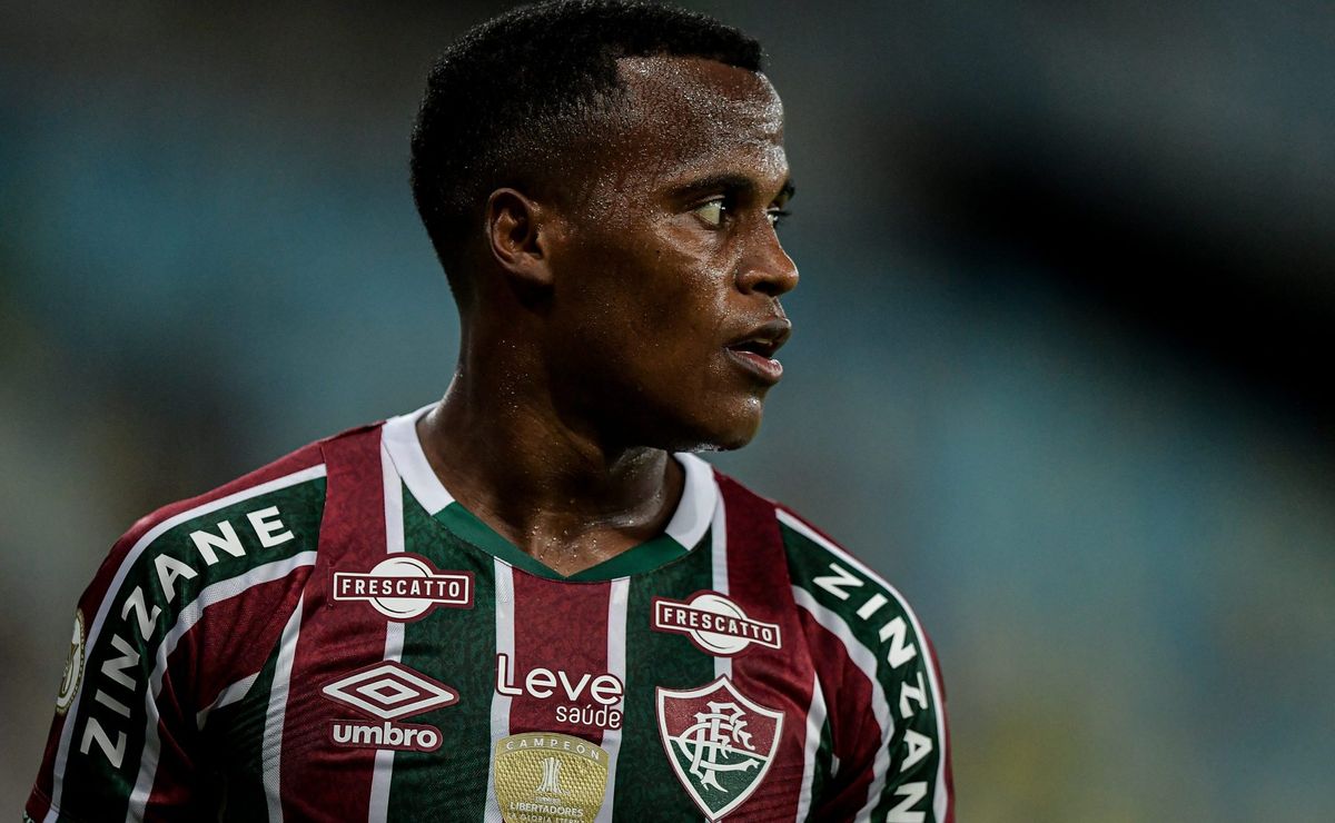 Fluminense recebe notícia sobre interesse do Cruzeiro em Arias após fala de Mattos