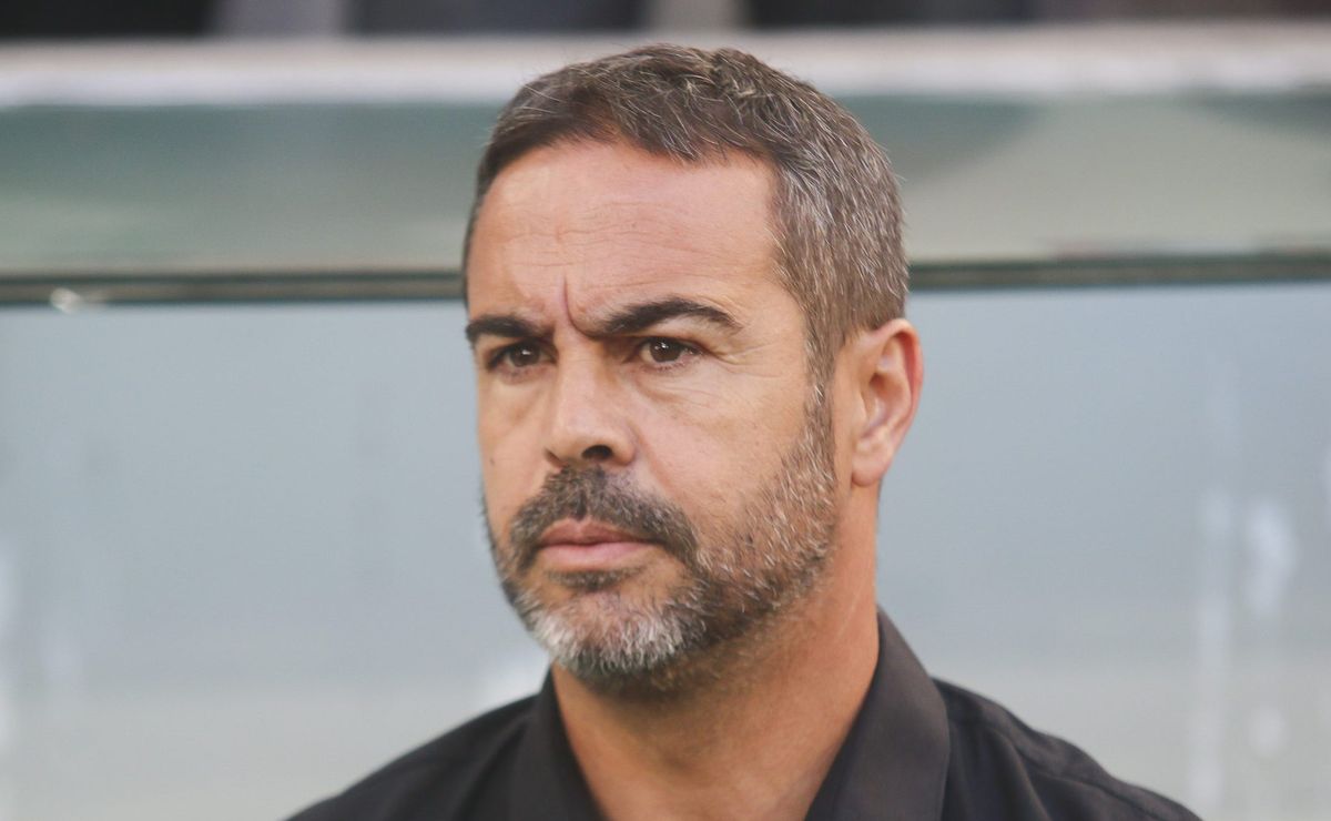 Artur Jorge dá folga ao elenco do Botafogo após empate com o Cuiabá e define data de retorno aos treinos