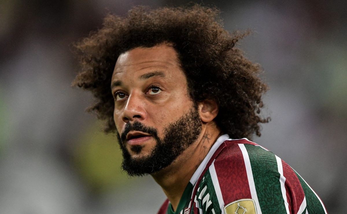 Marcelo teve que vender parte de seu clube para fechar com o Fluminense