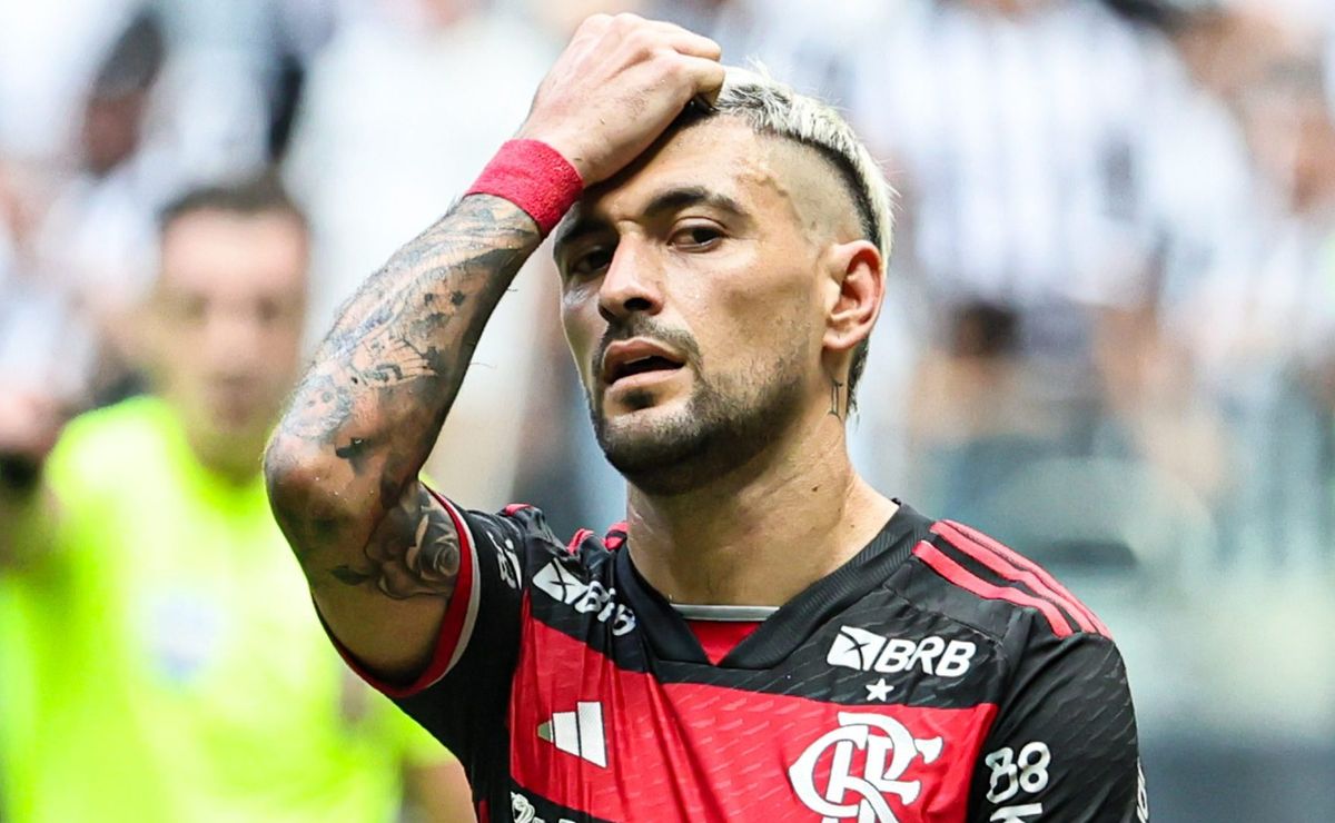 Arrascaeta é aprovado para voltar ao Cruzeiro e assusta torcida do Flamengo