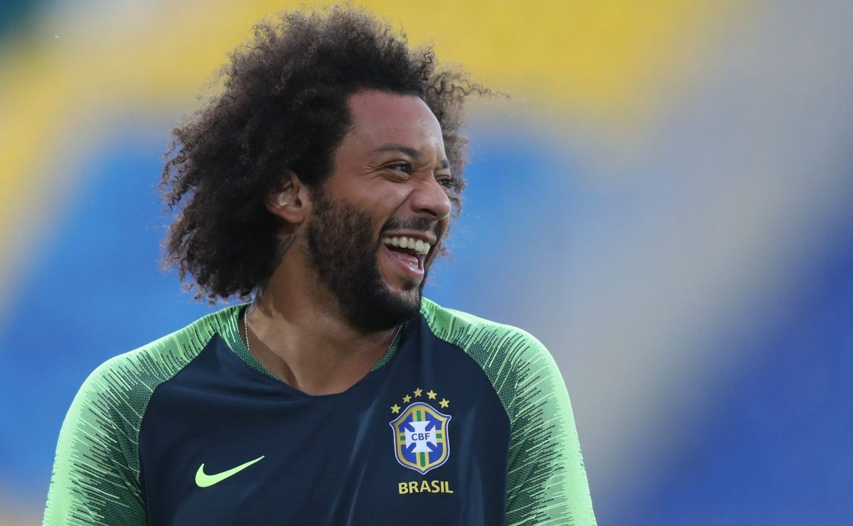 Marcelo pode fechar com Cruzeiro após rescisão no Fluminense e jogar com Diniz em 2025