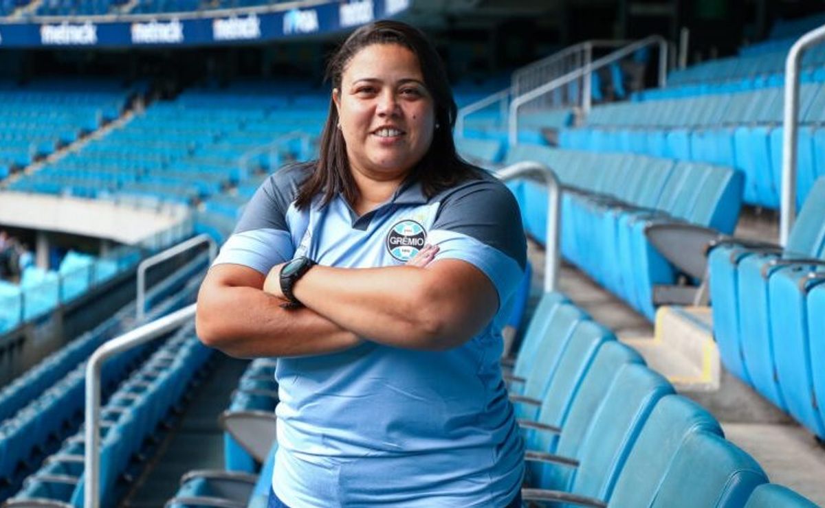 Treinadora do Grêmio destaca superação e força coletiva após goleada sobre Brasil de Farroupilha