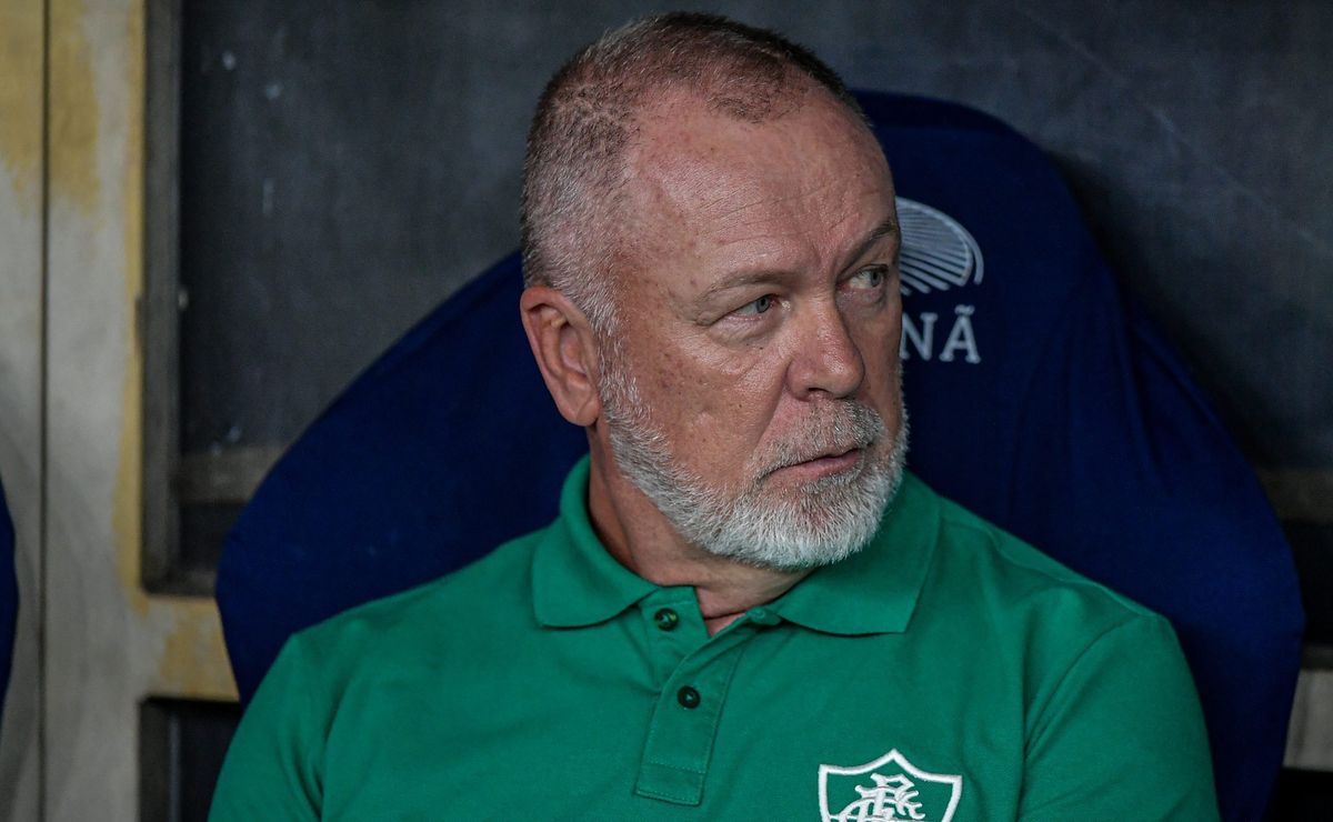Mano Menezes recebe comunicado da FIFA sobre adversários do Fluminense no Mundial de Clubes
