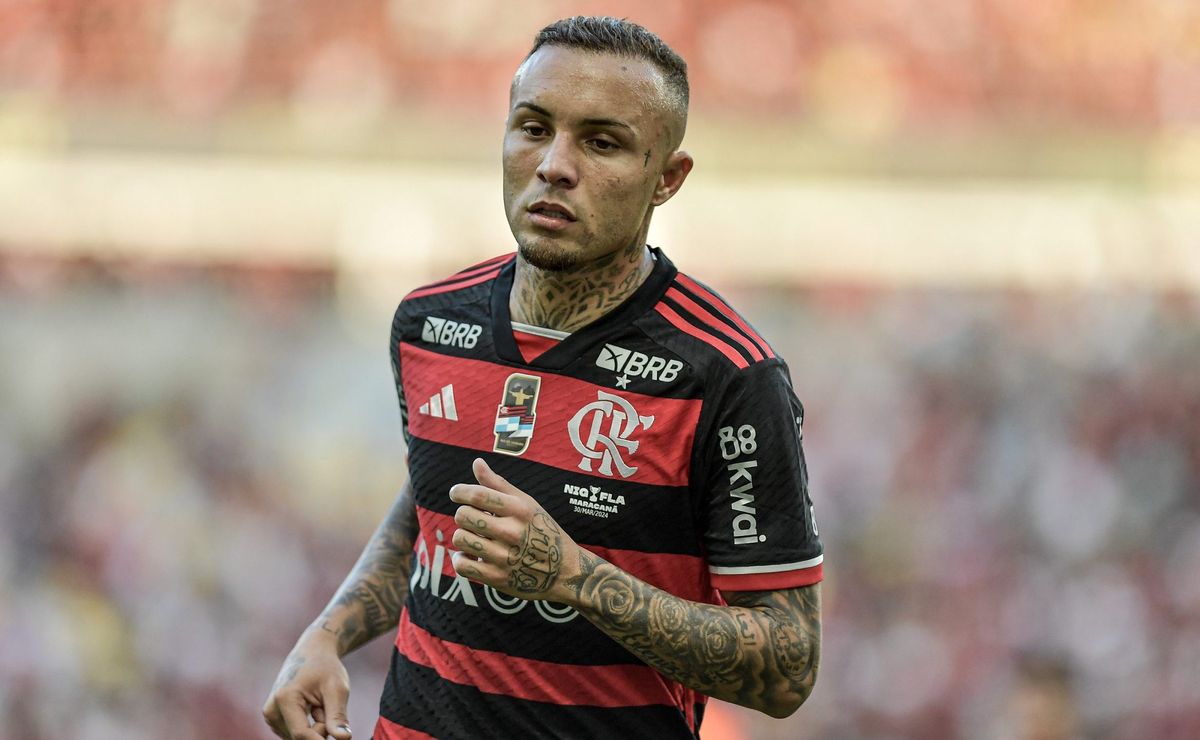 Everton Cebolinha do Flamengo foi expulso de casa pela esposa após desentendimento