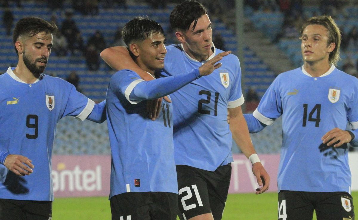 Mattos toma a frente e Cruzeiro avalia contratação de Agustín Canobbio, do Uruguai