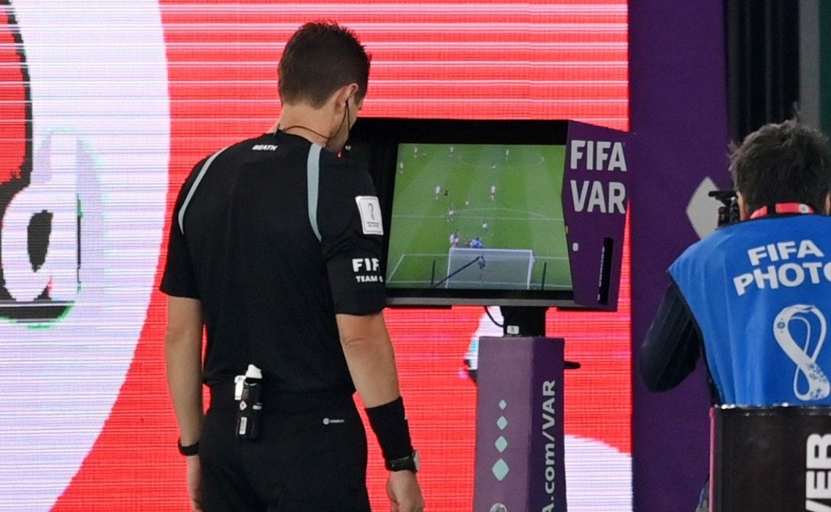 NFL inspires FIFA to make game-changing decision on VAR reviews ...