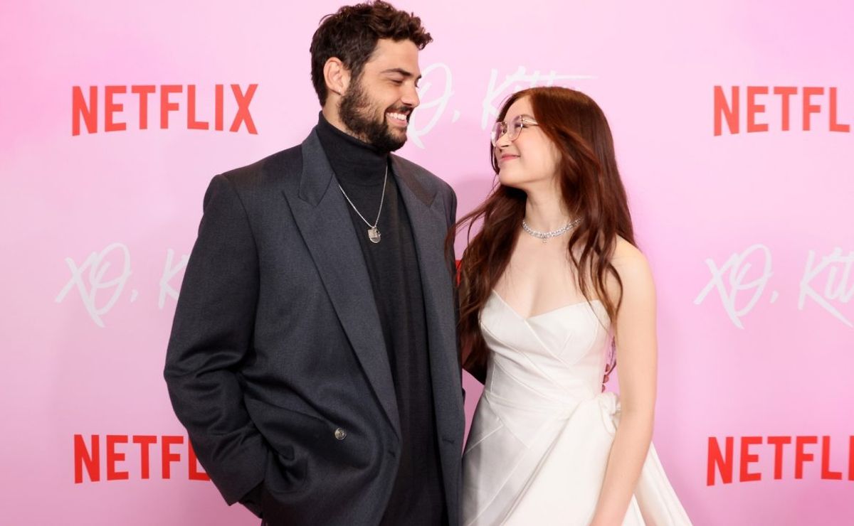 VIDEO: Noah Centineo surprised Anna Cathcart before the premiere of "Kisses, Kitty"