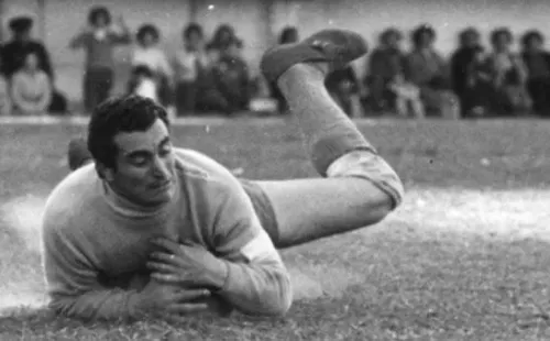 El inolvidable Amadeo Carrizo en acción.