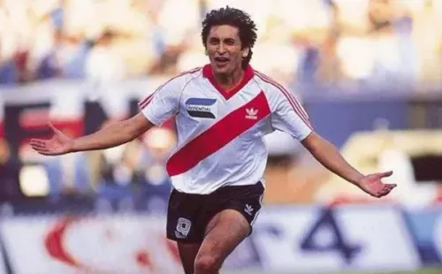 Ramón Díaz durante su etapa como jugador.