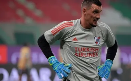 Armani, la muralla en el arco de River. (Foto: Getty)