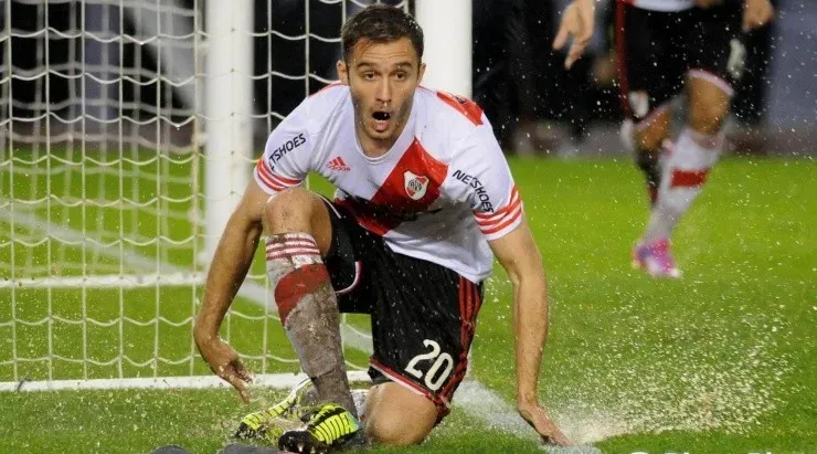 El bahiense Pezzella es el último defensor en convertir en un Superclásico