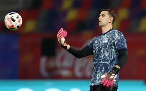Emiliano Martínez respondió ante Chile y Colombia. (Foto: Getty)